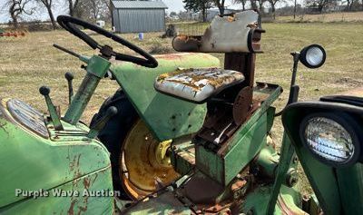image for item EJ0249 John Deere 2010 tractor