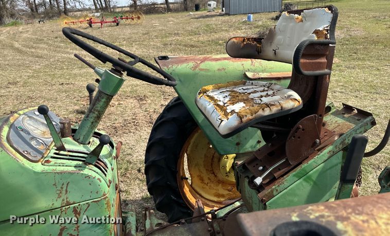 image for item EJ0249 John Deere 2010 tractor