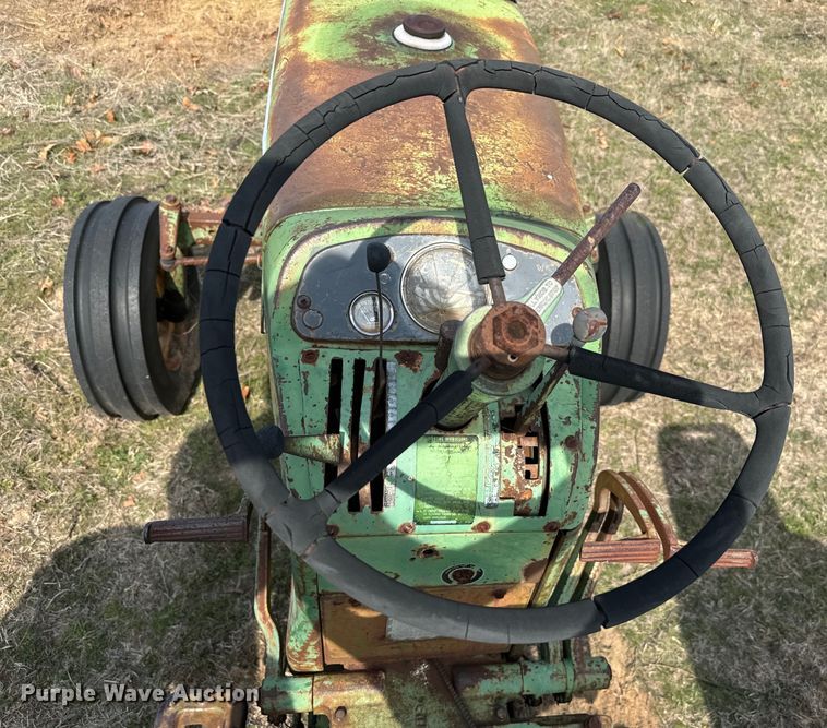 image for item EJ0249 John Deere 2010 tractor