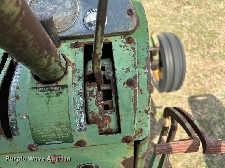 image for item EJ0249 John Deere 2010 tractor