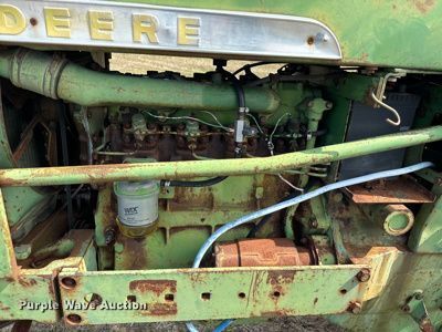 image for item EJ0249 John Deere 2010 tractor