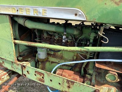 image for item EJ0249 John Deere 2010 tractor