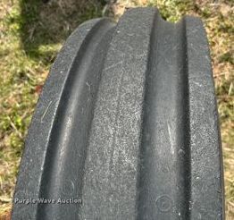 image for item EJ0249 John Deere 2010 tractor