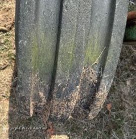 image for item EJ0249 John Deere 2010 tractor