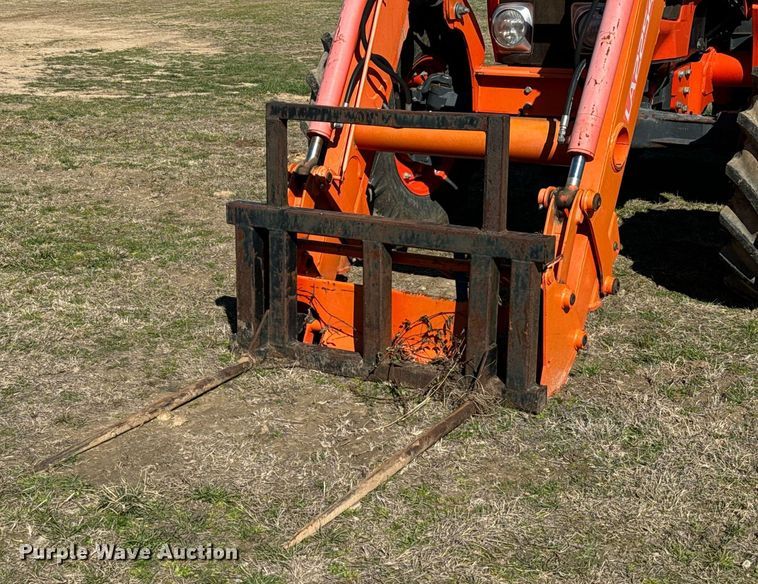 image for item EJ0260 Kubota M126GX MFWD tractor