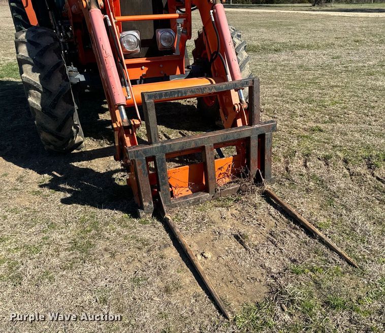 image for item EJ0260 Kubota M126GX MFWD tractor
