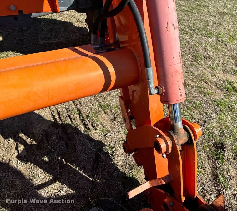 image for item EJ0260 Kubota M126GX MFWD tractor