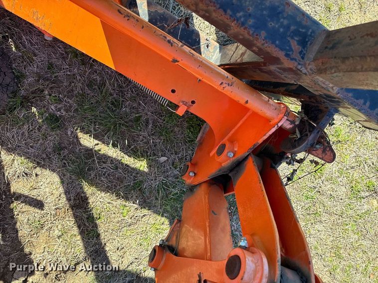 image for item EJ0260 Kubota M126GX MFWD tractor