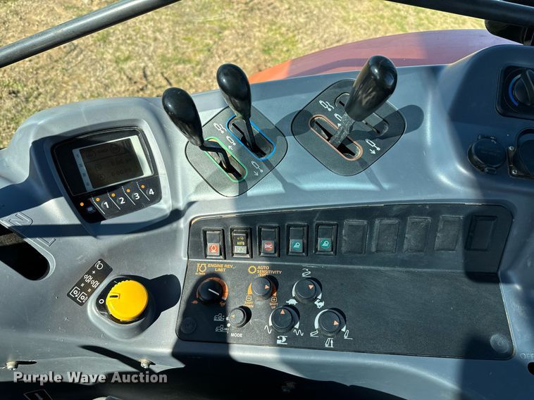 image for item EJ0260 Kubota M126GX MFWD tractor