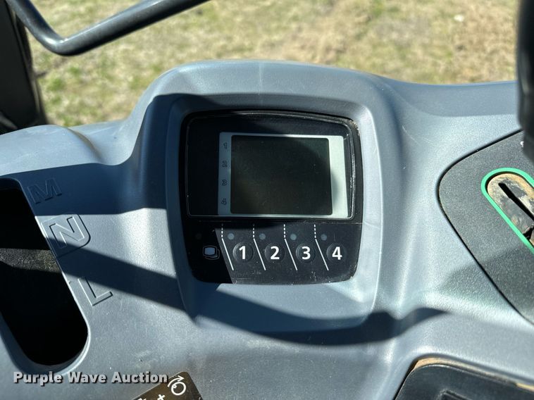 image for item EJ0260 Kubota M126GX MFWD tractor