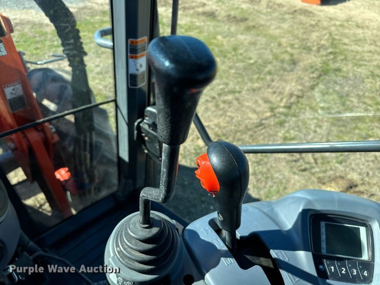 image for item EJ0260 Kubota M126GX MFWD tractor