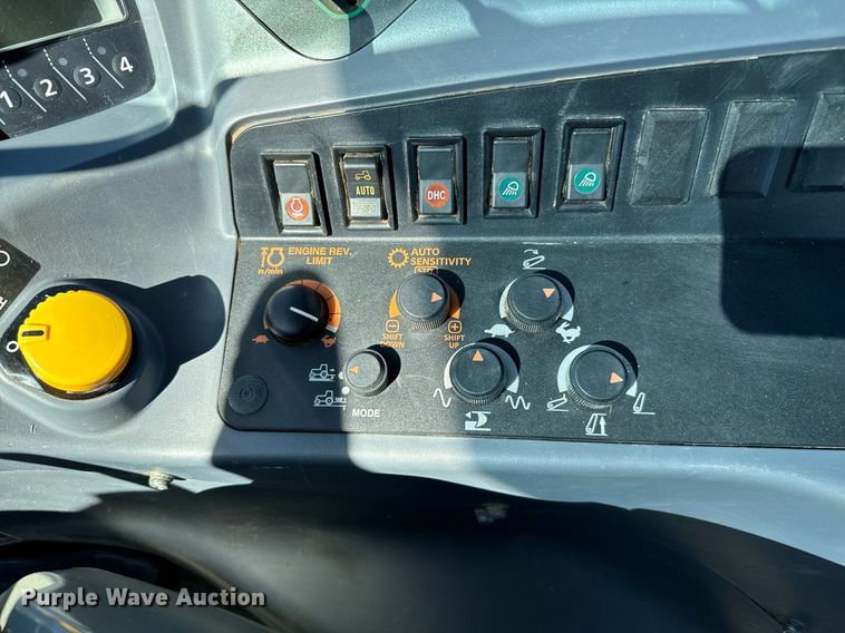 image for item EJ0260 Kubota M126GX MFWD tractor