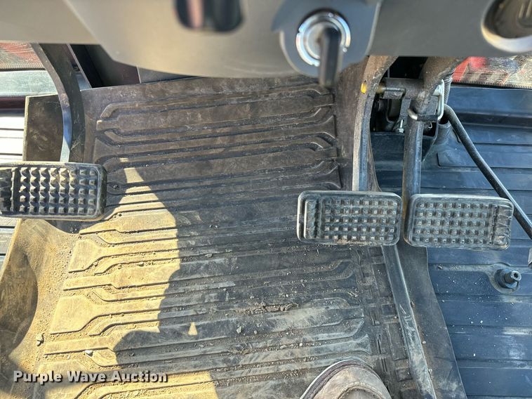 image for item EJ0260 Kubota M126GX MFWD tractor