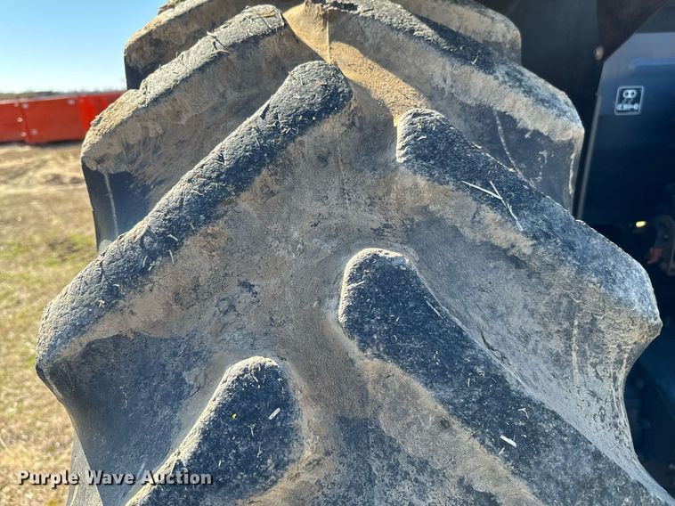 image for item EJ0260 Kubota M126GX MFWD tractor