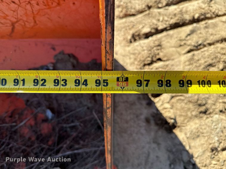 image for item EJ0260 Kubota M126GX MFWD tractor