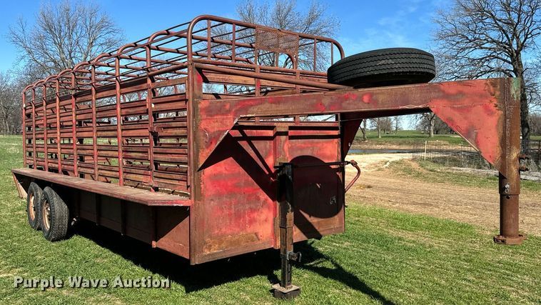 image for item EJ0264 WW livestock trailer