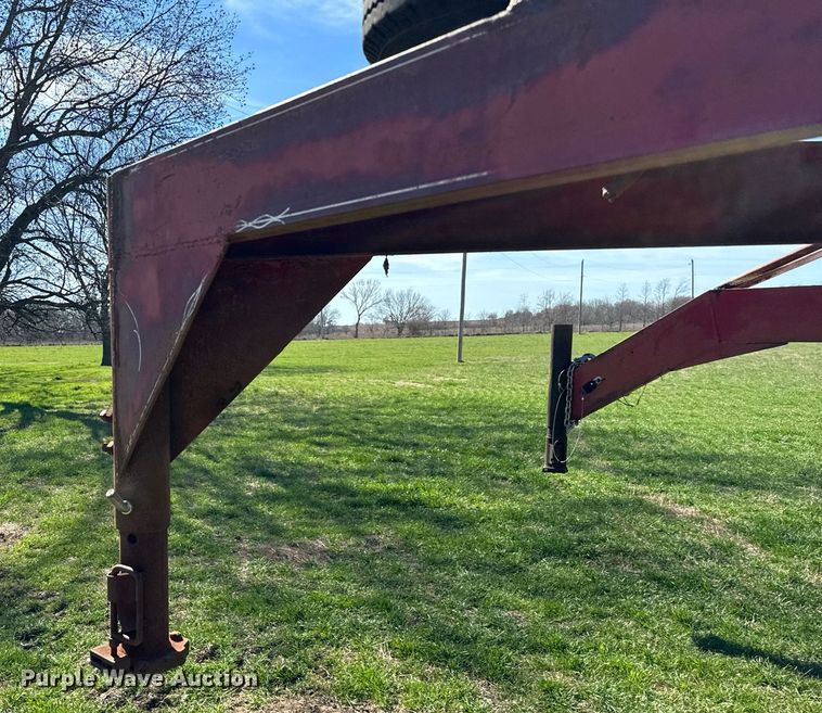 image for item EJ0264 WW livestock trailer