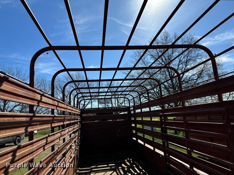 image for item EJ0264 WW livestock trailer