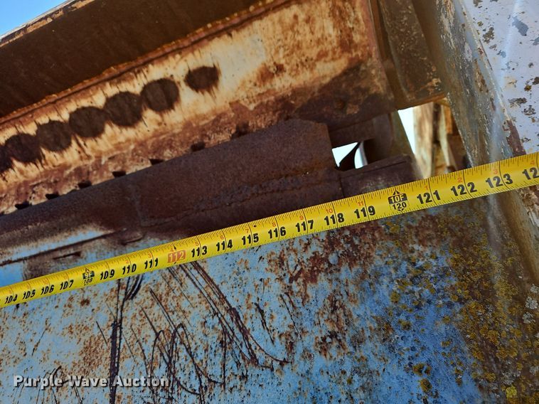 image for item EJ5904 Bale slicer 