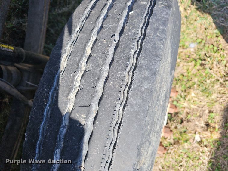 image for item EJ5912 2007 International 4400 feed delivery truck