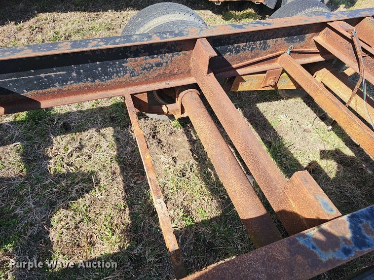 image for item EJ5914 2016 Bales Fabrication BF10T equipment trailer