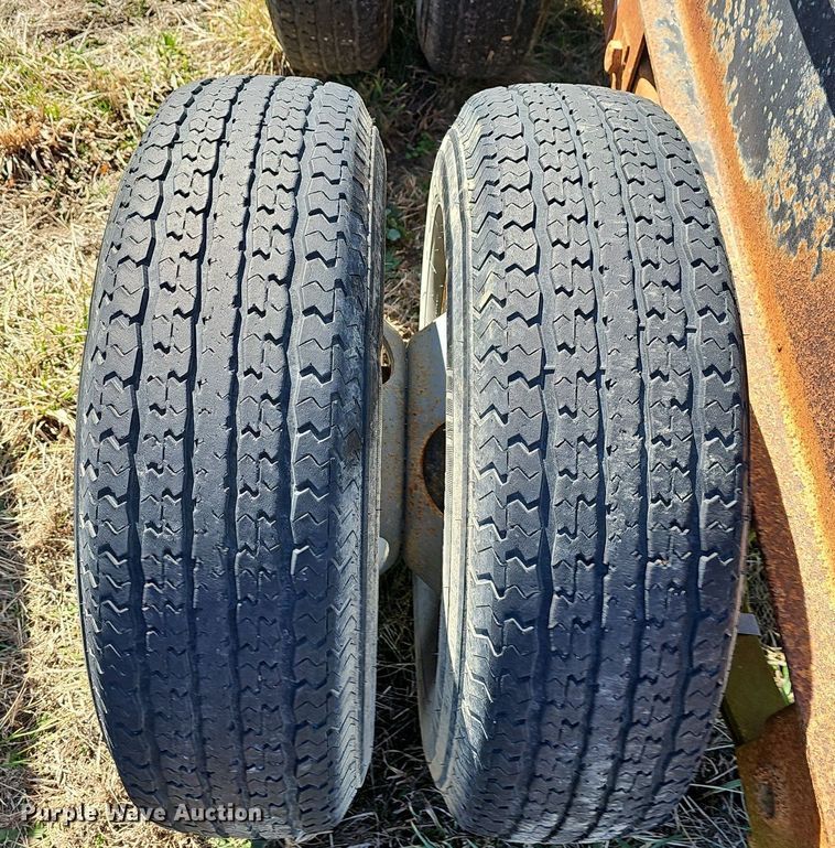 image for item EJ5914 2016 Bales Fabrication BF10T equipment trailer