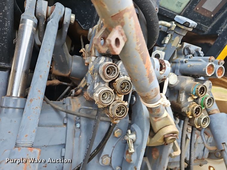 image for item EJ5940 1997 New Hollard 7740 SLE MFWD tractor