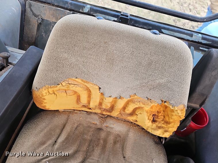 image for item EJ5940 1997 New Hollard 7740 SLE MFWD tractor