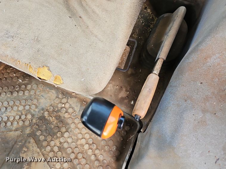 image for item EJ5940 1997 New Hollard 7740 SLE MFWD tractor