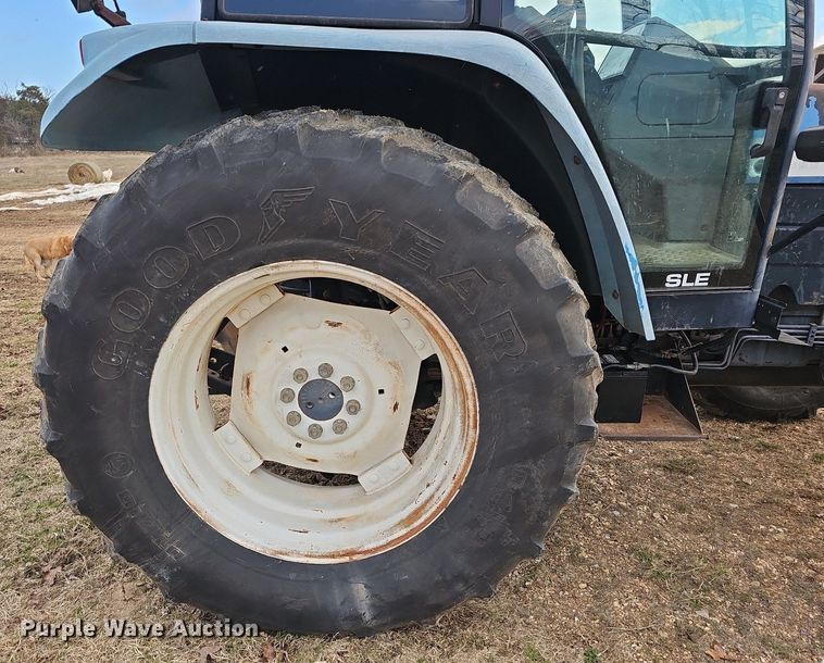 image for item EJ5940 1997 New Hollard 7740 SLE MFWD tractor