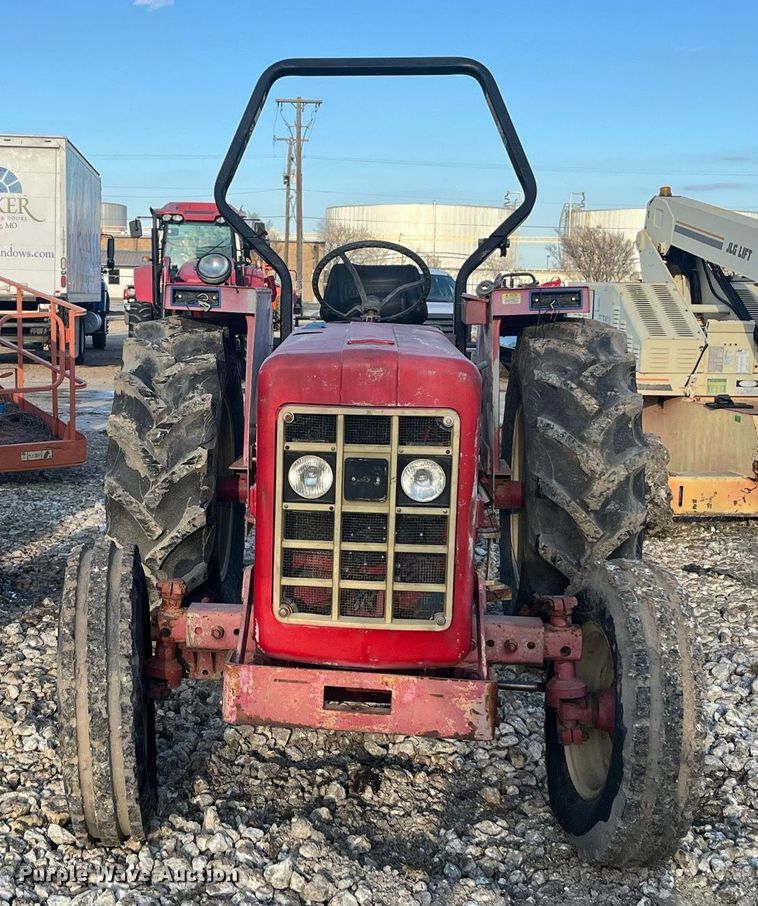 image for item JS9979 Mahindra 5005 DI tractor