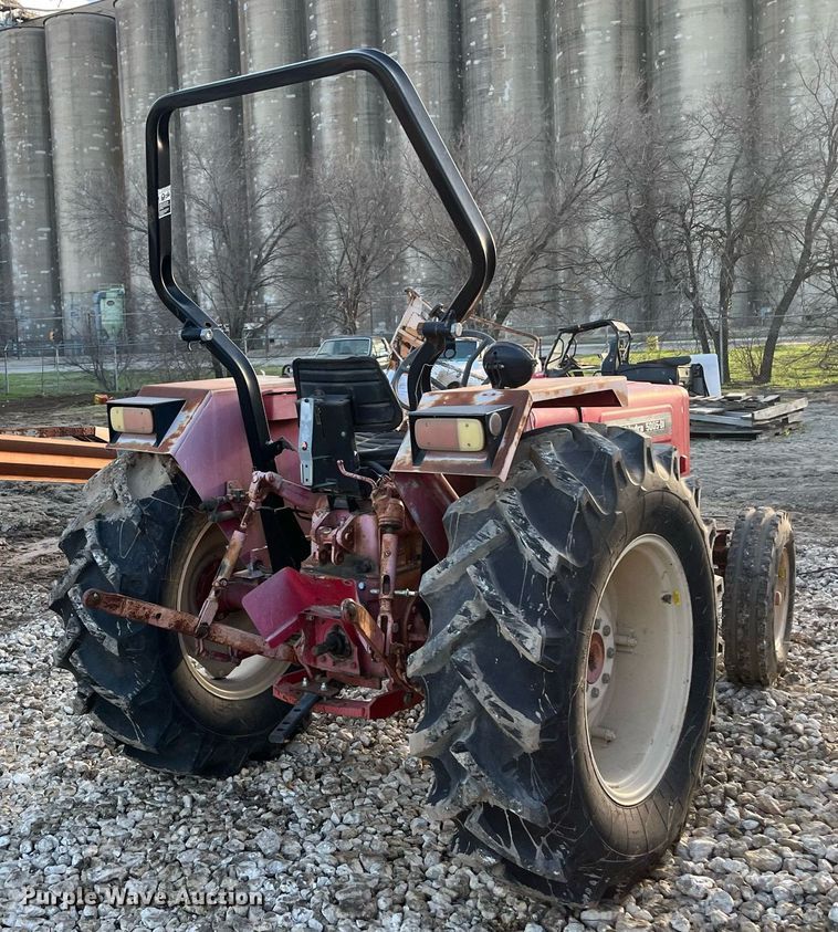 image for item JS9979 Mahindra 5005 DI tractor