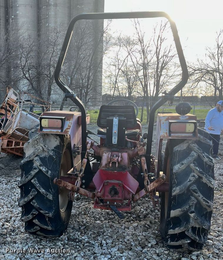 image for item JS9979 Mahindra 5005 DI tractor