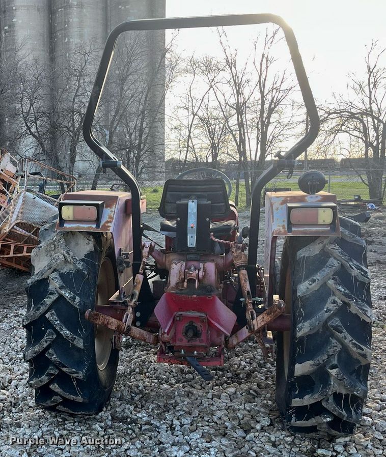 image for item JS9979 Mahindra 5005 DI tractor