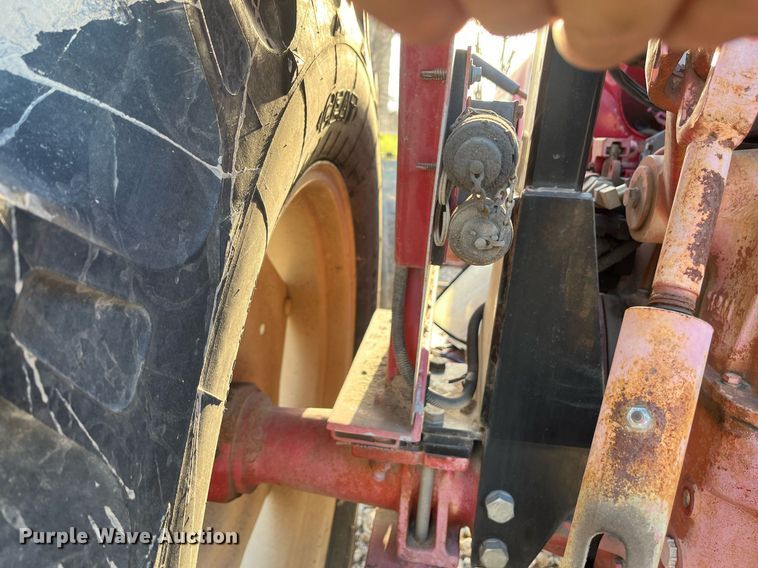 image for item JS9979 Mahindra 5005 DI tractor