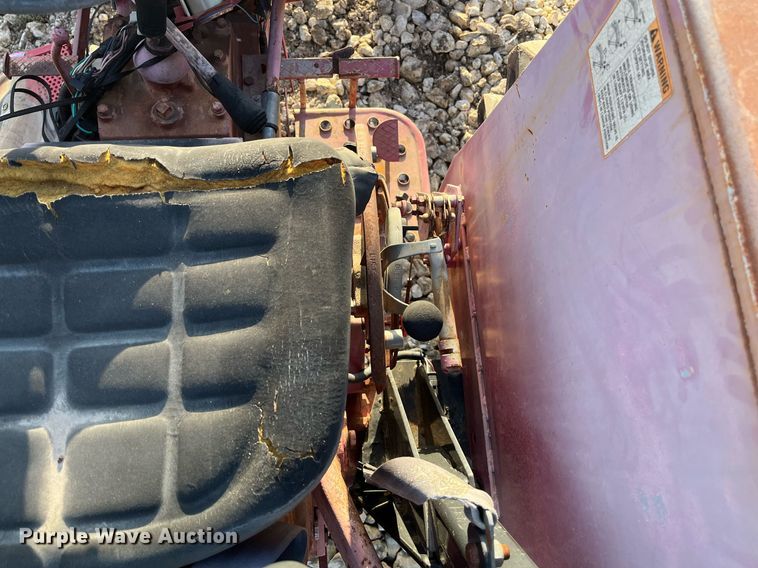 image for item JS9979 Mahindra 5005 DI tractor