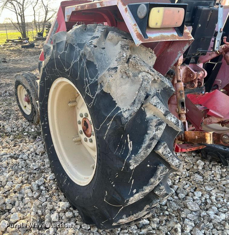 image for item JS9979 Mahindra 5005 DI tractor