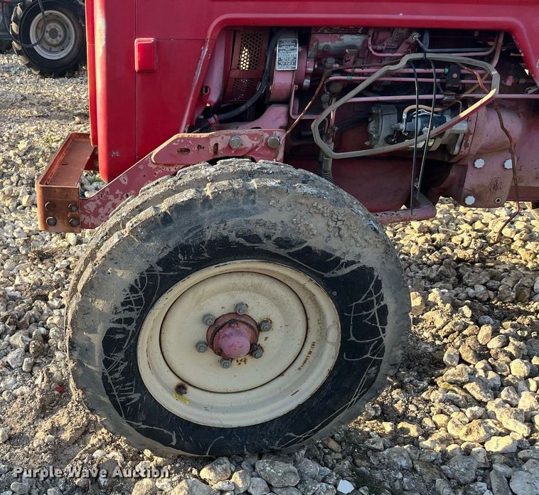 image for item JS9979 Mahindra 5005 DI tractor