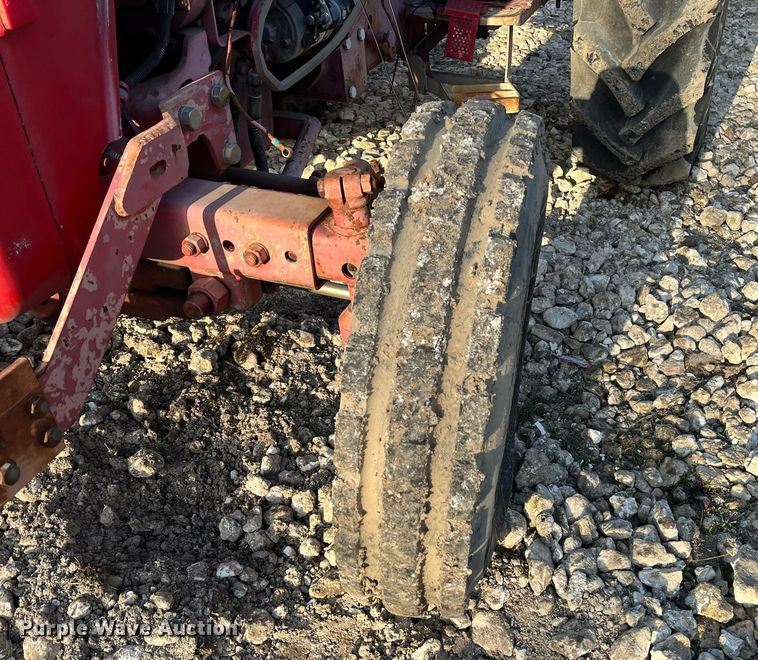 image for item JS9979 Mahindra 5005 DI tractor