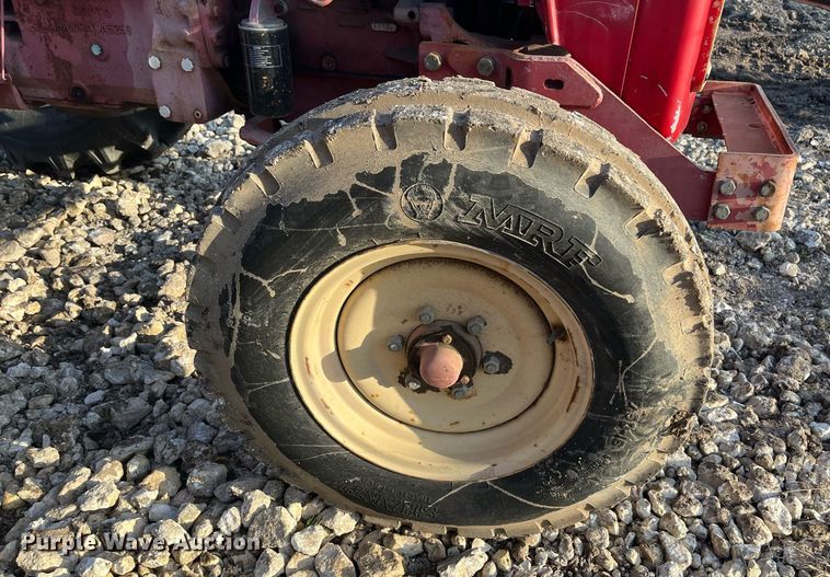 image for item JS9979 Mahindra 5005 DI tractor