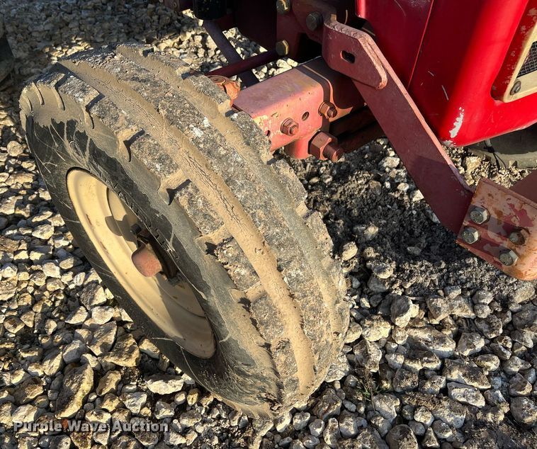 image for item JS9979 Mahindra 5005 DI tractor