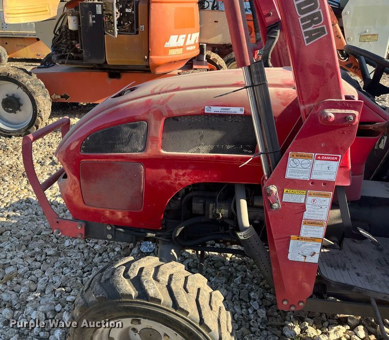 image for item JS9987 Mahindra  FS2542AUSIT MFWD tractor