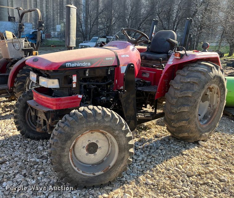 image for item JS9988 Mahindra  5545 MFWD tractor