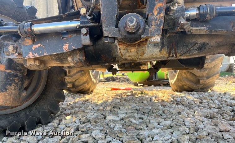 image for item JS9988 Mahindra  5545 MFWD tractor