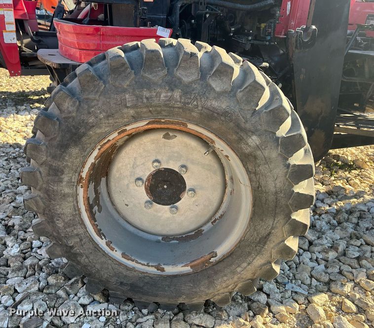 image for item JS9988 Mahindra  5545 MFWD tractor