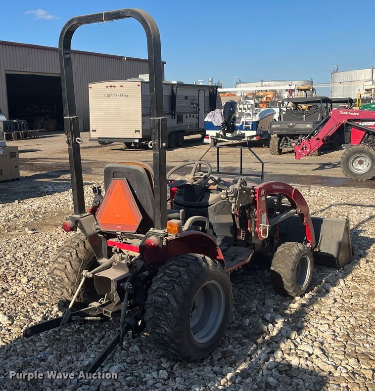 image for item JS9989 Mahindra  MFWD tractor