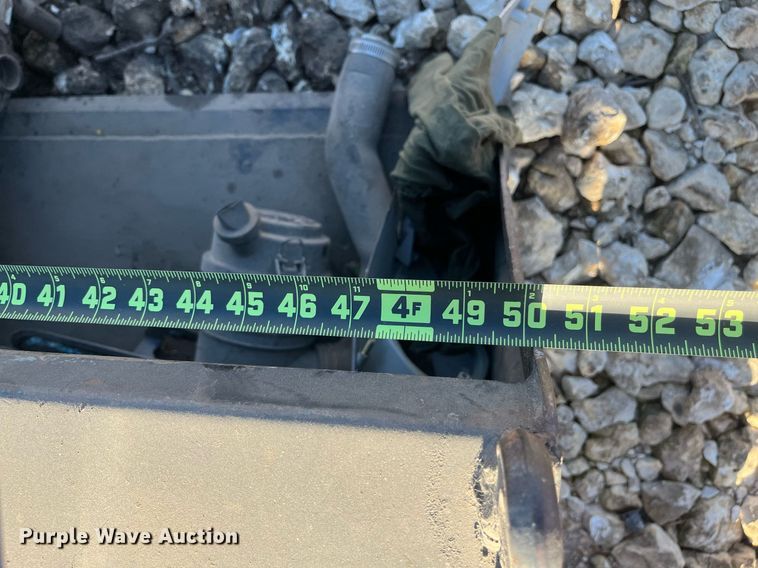 image for item JS9989 Mahindra  MFWD tractor