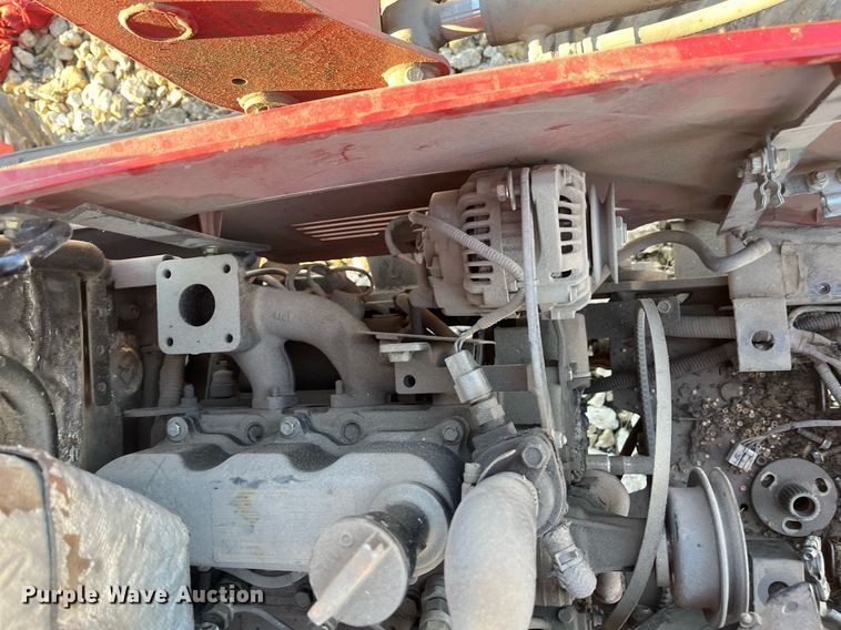 image for item JS9989 Mahindra  MFWD tractor