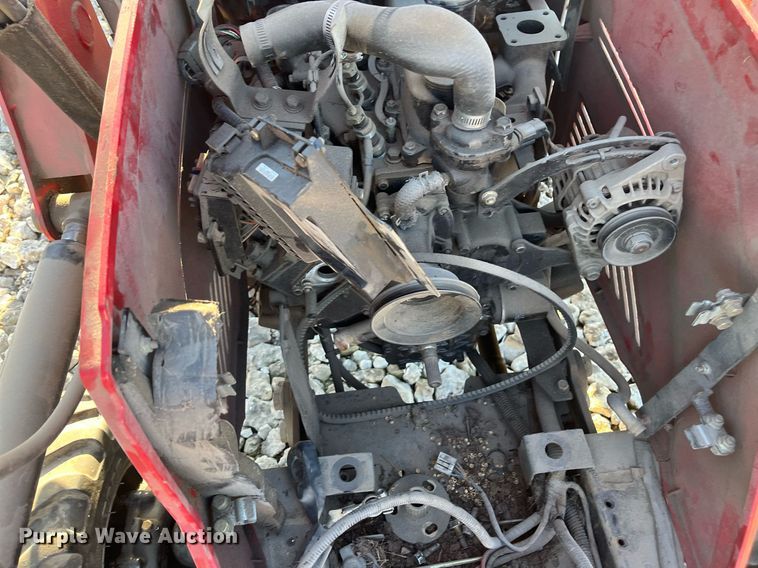 image for item JS9989 Mahindra  MFWD tractor