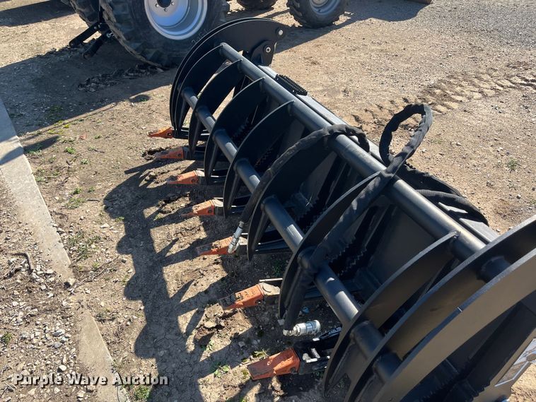 image for item JS9994 Skid steer grapple bucket